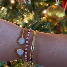 Load image into Gallery viewer, Coral and Pearl Friendship Bracelet