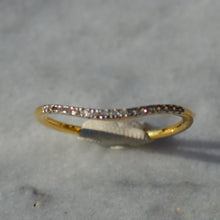 Load image into Gallery viewer, White Topaz Dainty Ring