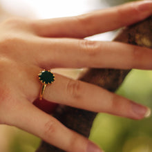 Load image into Gallery viewer, Green Onyx Oval Ring