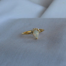 Load image into Gallery viewer, Opal Pear Ring